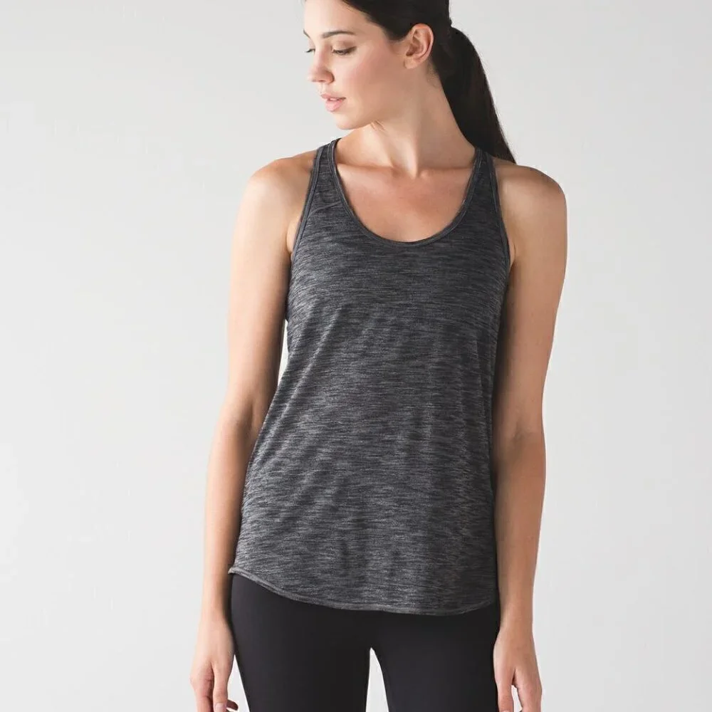Lululemon Essential Tank - 8/10